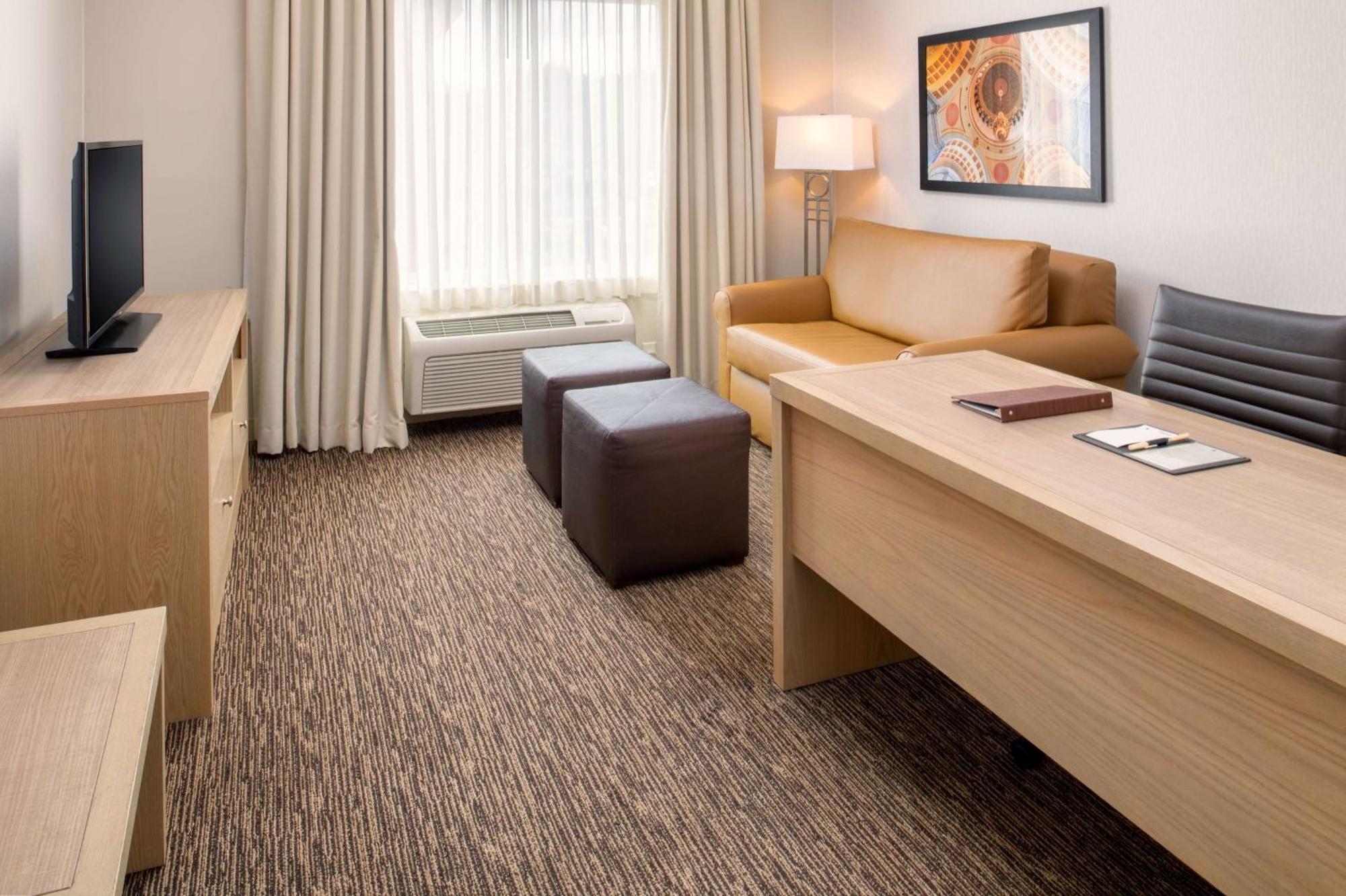Hotel Doubletree By Hilton Olympia Exteriér fotografie