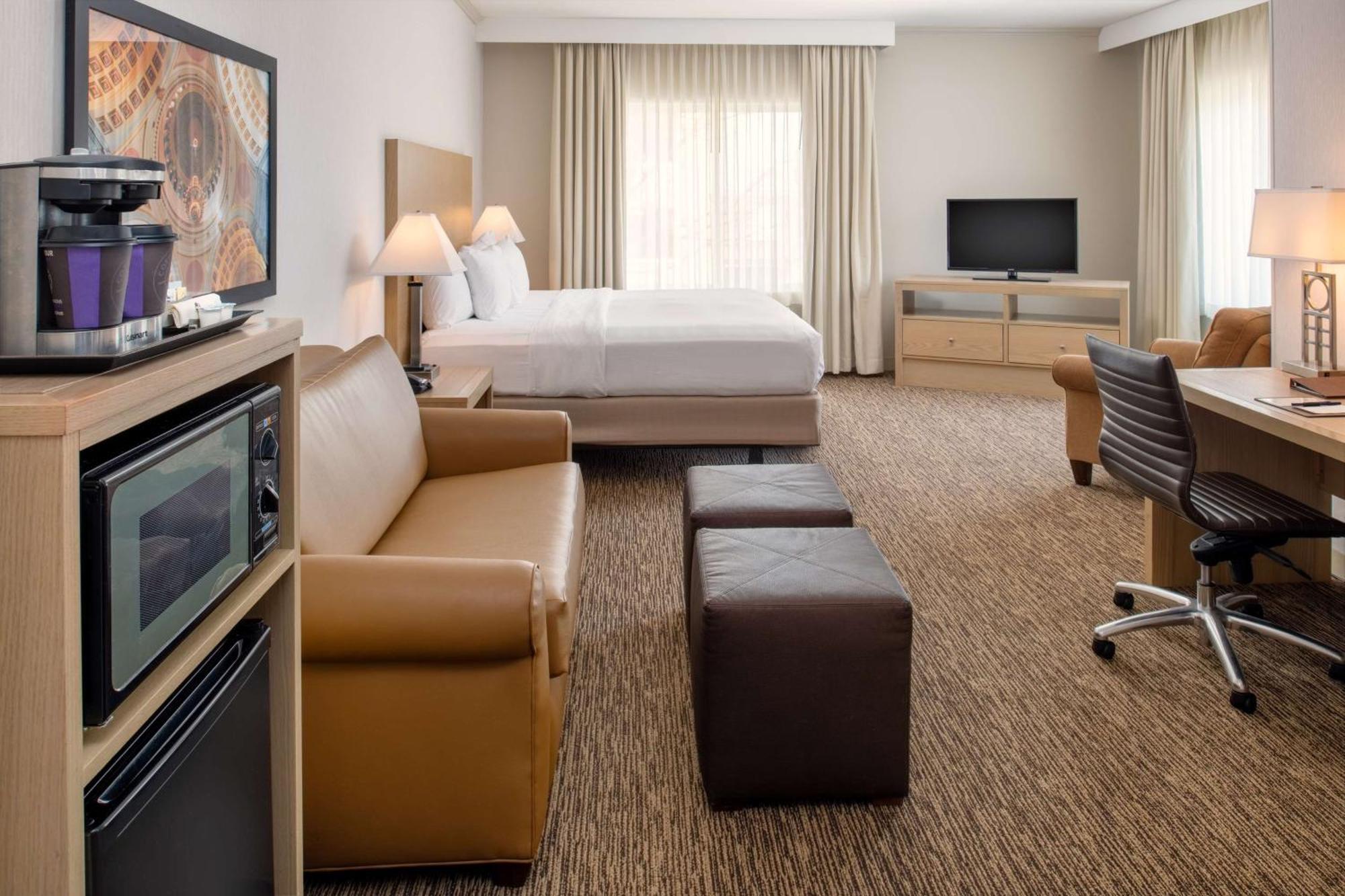 Hotel Doubletree By Hilton Olympia Exteriér fotografie
