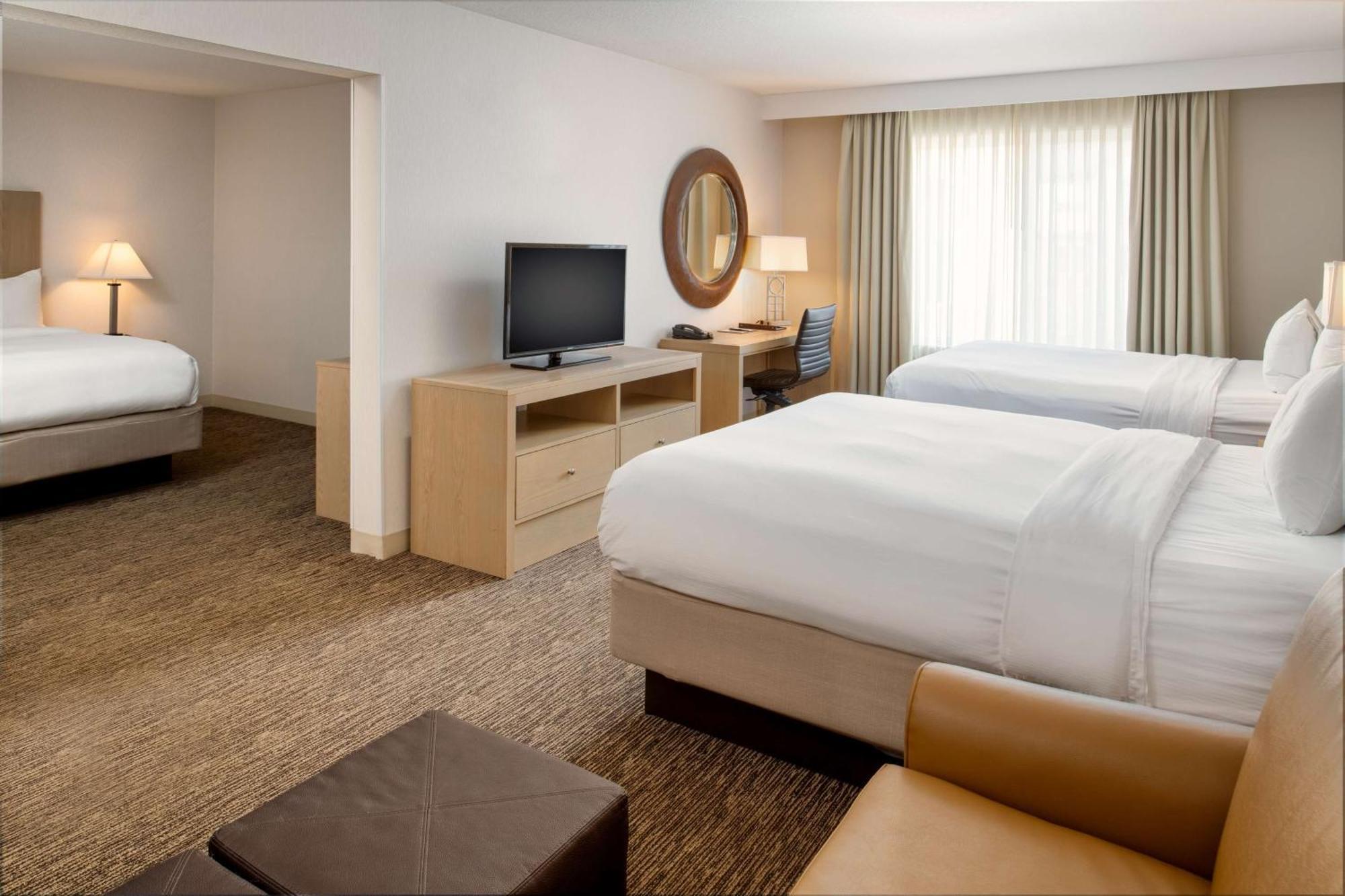 Hotel Doubletree By Hilton Olympia Exteriér fotografie