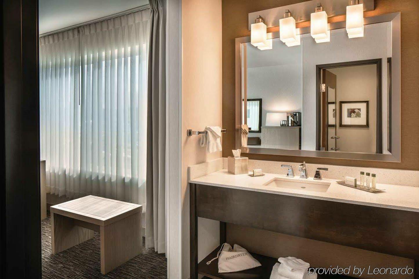 Hotel Doubletree By Hilton Olympia Exteriér fotografie
